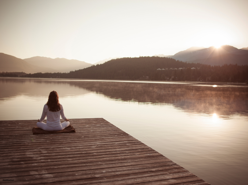 Méditation : Guide pratique et bienfaits pour un esprit calme et positif