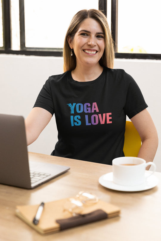 T-shirt ajsuté - femme - yoga is love